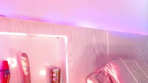 FREYJA LOREN online show from 10, 12, 2024