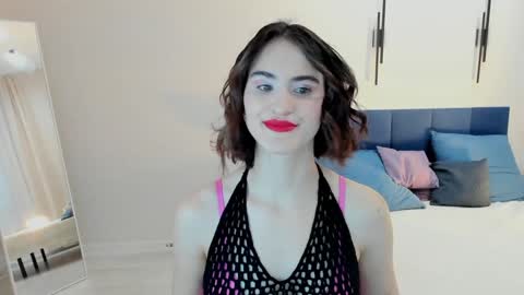 Snapshot of fridacure chatting on 11, 12, 2024 Frida online show from 11, 12, 2024