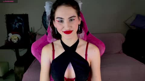 Snapshot of fridacure chatting on 18, 12, 2024 Frida online show from 18, 12, 2024