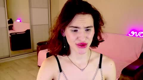 Snapshot of fridacure chatting on 24, 1, 2025 Frida online show from 24, 1, 2025