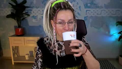 Frida Tander online show from 4, 2, 2026