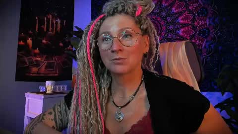 Snapshot of fridatander chatting on 7, 6, 2026 Frida Tander online show from 7, 6, 2026