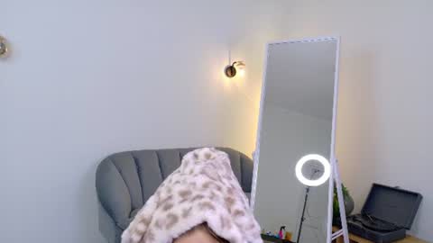 Snapshot of frie_moorr chatting on 16, 7, 2026 Frie online show from 16, 7, 2026