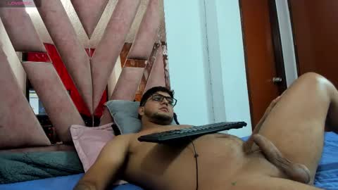 Snapshot of friend_zone1 chatting on 8, 2, 2026 Carolina and Robert online show from 8, 2, 2026