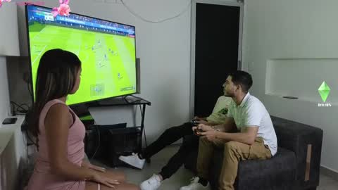 Snapshot of friendsbi_sextape chatting on 31, 12, 2024 Bella Fran Steven and Pepe online show from 31, 12, 2024