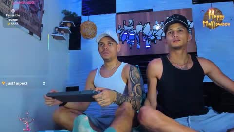 Snapshot of friendsofeverything_ chatting on 11, 11, 2025 Adam y pitter online show from 11, 11, 2025