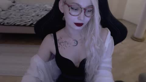 Snapshot of fromsun_forsoul chatting on 8, 7, 2026 Lilith online show from 8, 7, 2026