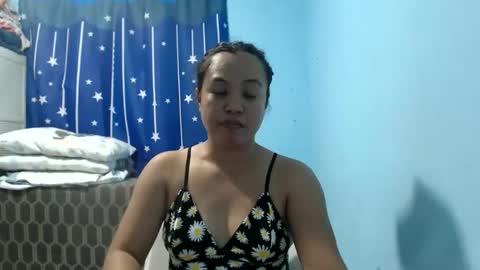 Snapshot of funluvnpinay4u chatting on 25, 4, 2026 MAE online show from 25, 4, 2026