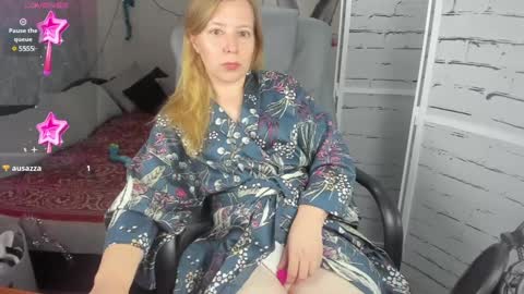 Snapshot of funny_bunny4 chatting on 1, 1, 2025 funny_bunny4 online show from 1, 1, 2025