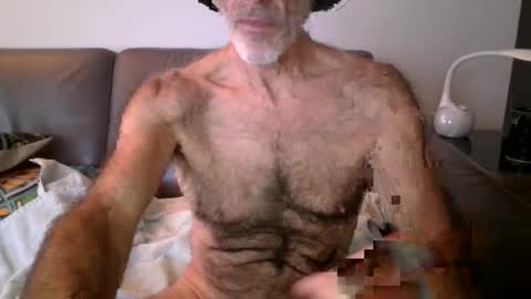 Snapshot of furrydawg chatting on 22, 12, 2025 furrydawg online show from 22, 12, 2025