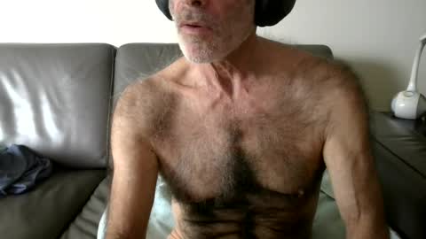 Snapshot of furrydawg chatting on 28, 6, 2026 furrydawg online show from 28, 6, 2026