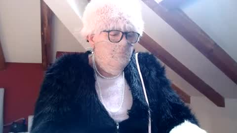 Snapshot of fursdany chatting on 8, 8, 2026 Dany online show from 8, 8, 2026