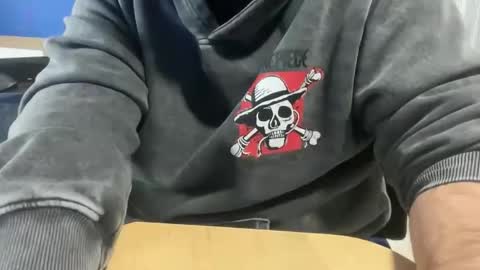 Snapshot of fuzitzu2 chatting on 19, 11, 2025 fuzitzu2 online show from 19, 11, 2025