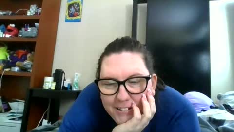 fuzzypeaches87 online show from 3, 2, 2026