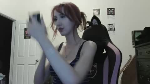 Snapshot of g0ddessluna1800 chatting on 4, 5, 2026 Goddess Luna online show from 4, 5, 2026