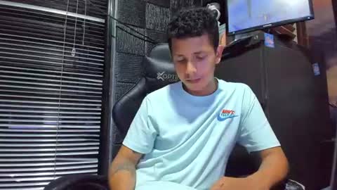 Snapshot of g_lincoln chatting on 25, 6, 2026 g_lincoln online show from 25, 6, 2026