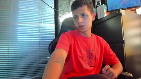 Snapshot of g_lincoln chatting on 26, 6, 2026 g_lincoln online show from 26, 6, 2026