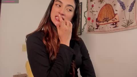 Snapshot of gabee7_ chatting on 2, 10, 2025 NEW ACCOUNT Gabriella online show from 2, 10, 2025