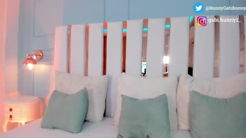 Gabi  online show from 9, 4, 2026