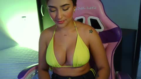 Snapshot of gabi_xi chatting on 8, 1, 2025 Gabi online show from 8, 1, 2025