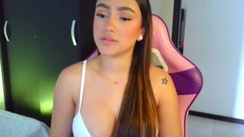 Snapshot of gabi_xi chatting on 29, 9, 2025 Gabi online show from 29, 9, 2025
