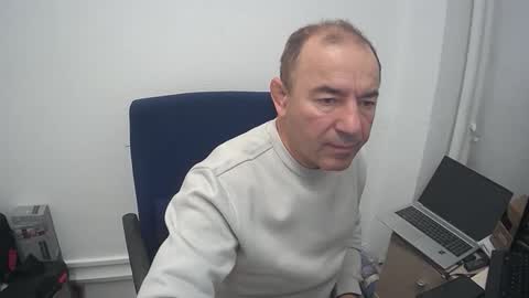 gabriel9_2003 online show from 30, 4, 2026