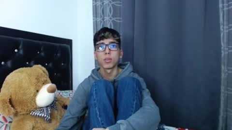 gabriel_x18 online show from 4, 2, 2026