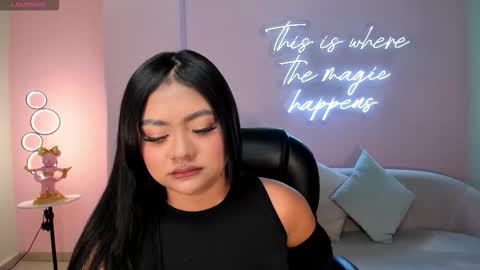 Snapshot of gabriellalee_ chatting on 9, 10, 2025 Gabriella Lee online show from 9, 10, 2025