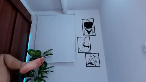 Snapshot of gaby_girl chatting on 10, 1, 2025 online show from 10, 1, 2025