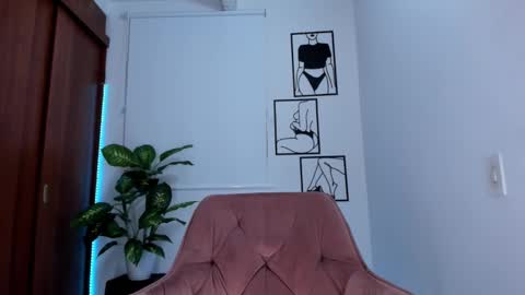 Snapshot of gaby_girl chatting on 24, 1, 2025 online show from 24, 1, 2025
