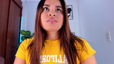 Snapshot of gaby_girl chatting on 5, 3, 2025 online show from 5, 3, 2025