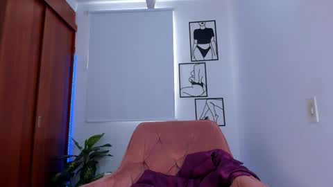 Snapshot of gaby_girl chatting on 30, 4, 2026 online show from 30, 4, 2026