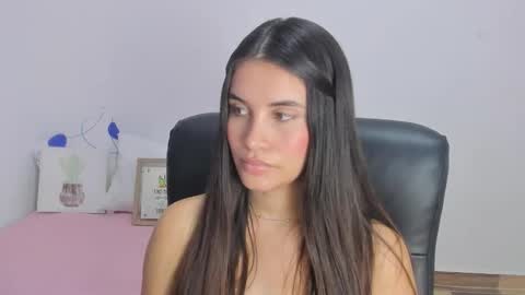 Snapshot of gaby_olsen chatting on 7, 11, 2025 Gabriela online show from 7, 11, 2025