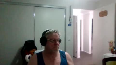 Snapshot of gangster527 chatting on 13, 6, 2026 loseraussie online show from 13, 6, 2026
