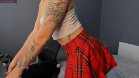 Max and Eva online show from 18, 10, 2025