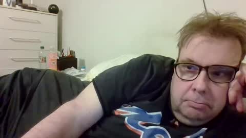 Snapshot of garyg930 chatting on 21, 4, 2026 Gary online show from 21, 4, 2026