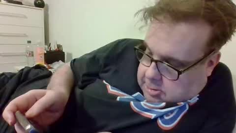Snapshot of garyg930 chatting on 21, 4, 2026 Gary online show from 21, 4, 2026