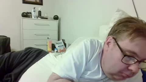 Snapshot of garyg930 chatting on 23, 4, 2026 Gary online show from 23, 4, 2026