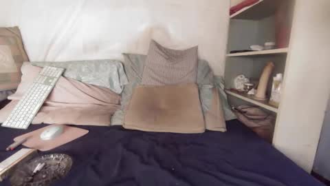 gayrobbin online show from 19, 3, 2026