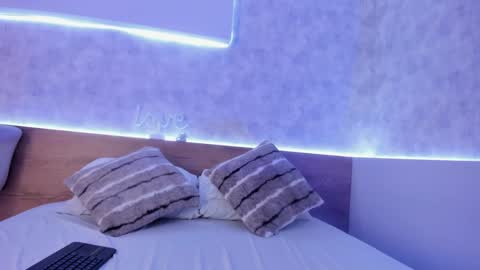 Snapshot of geminis_muentes chatting on 4, 2, 2025 geminis muentes online show from 4, 2, 2025