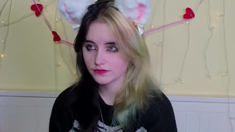 Ilona online show from 11, 11, 2025