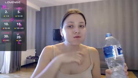 Snapshot of genev__ievee chatting on 1, 7, 2026 genev__ievee online show from 1, 7, 2026