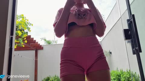 Snapshot of genevieeve chatting on 2, 1, 2025 Genn online show from 2, 1, 2025