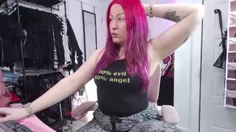 Snapshot of gennyrock chatting on 11, 2, 2026 Genny Rock and online show from 11, 2, 2026