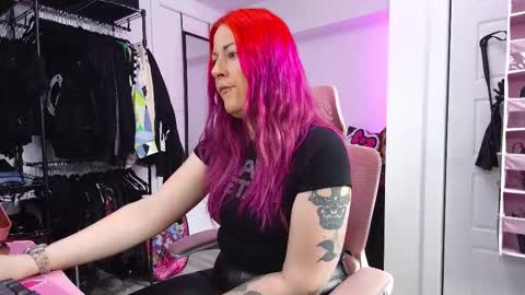 Snapshot of gennyrock chatting on 26, 2, 2026 Genny Rock and online show from 26, 2, 2026