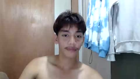 Snapshot of gentlemanlustx chatting on 7, 1, 2026 Rayl online show from 7, 1, 2026