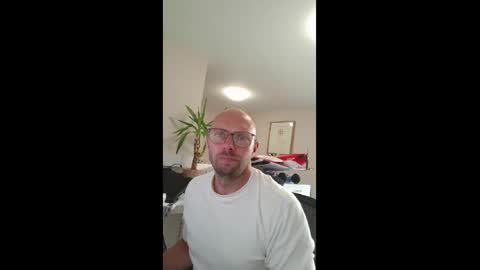 Snapshot of genuinecouple69 chatting on 2, 10, 2025 genuinecouple69 online show from 2, 10, 2025