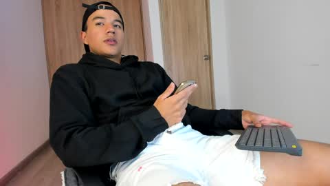 Snapshot of george_cams1 chatting on 5, 6, 2026 Jorge online show from 5, 6, 2026