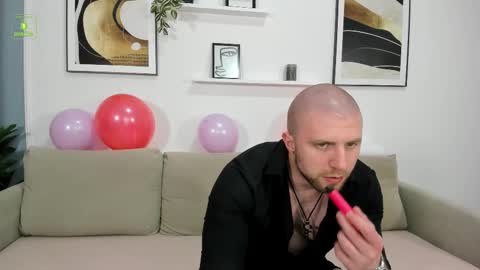 Snapshot of gerard_finbar chatting on 14, 2, 2025 Gerard Finbar online show from 14, 2, 2025