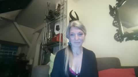 Snapshot of germansweety1 chatting on 18, 10, 2025 germansweety online show from 18, 10, 2025